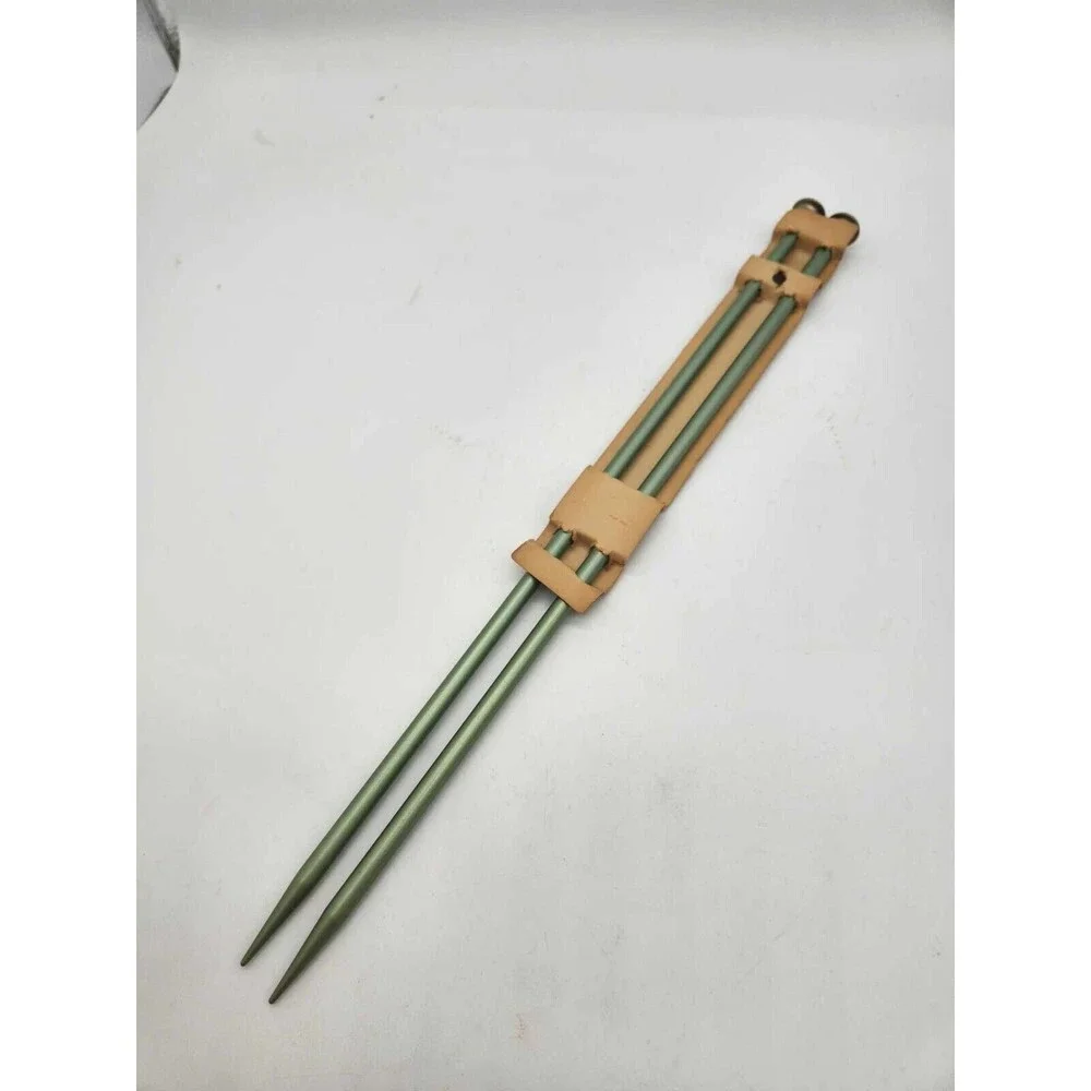 Vintage Susan Bates Aluminum Knitting Needles 1 Pair Size 10.5 Length 14” Green